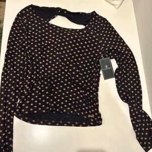 NWT Volcom long sleeve floral top- size small